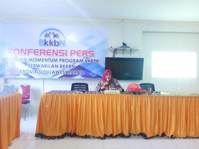 Badan Kependudukan dan Keluarga Berencana Nasional (BKKBN) Perwakilan Sulawesi Barat (Sulbar) gelar komfersi Pers soal hasil capaian selama tahun 2018,di lantai 2 Kantor BKKBN Perwakilan Sulbar,Jumat (08/2) (Komunika Nusantara.com)