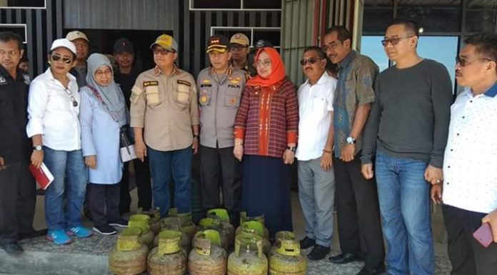 Sekwan Dprd Sulbar Ikut Sidak ke Langkaan Gas LPG 3 Kg di Mamuju