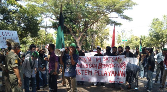 Gelar Aksi di Dua Tempat, HMI Polman: Evaluasi Satgas Covid-19 dan Pelayanan RSUD