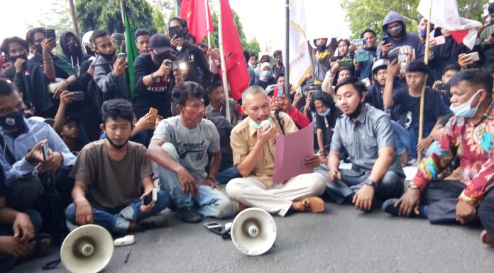 Anggota DPRD Polman dan AMPB : Tolak UU Cipta Kerja