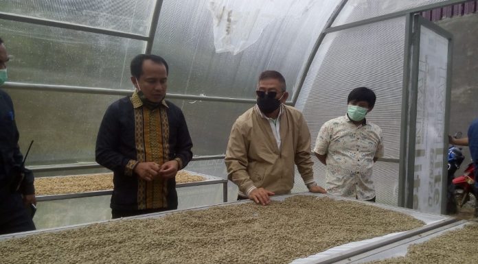 Gubernur Sulbar : Kunjungi Koperasi Petani Kampoeng