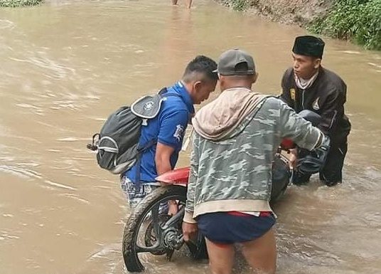 Setiap Pemilu Dijanjikan Jembatan, Warga Sanreko : Ternyata Cuman Prank