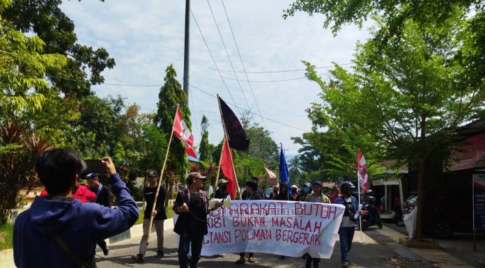 Sampah Menumpuk, Aliansi Polman Bergekar : Pemkab Polman Gagal Tangani Persoalan Sampah