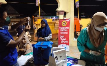 Binda Sulbar Gelar Vaksinasi Malam Hari Di Mesjid Baiturrahmah Patampanua Kabupaten Polman