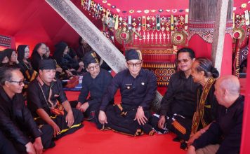 Hadiri Ritual Adat Pemakaman Obed Nego, PJ Gubernur Prof Zudan: Sejak Dulu Beliau Orang Baik