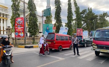 Pengaturan Lalu Lintas Pagi Hari, Bentuk Pelayanan Sat Lantas Polres Polman Terhadap Pengendara Dan Masyarakat Pengguna Jalan