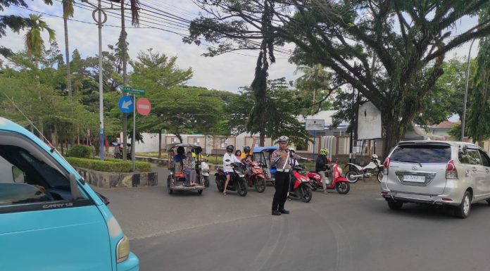 Sat Lantas Gelar Pengamanan Dan Pengaturan Lalu Lintas Pagi Hari untuk Antisipasi Gangguan Kamtibmas