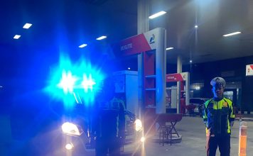Cegah Gangguan Lalu Lintas di Malam Hari, Sat Lantas Polres Polman Laksanakan Blue Light Patroli