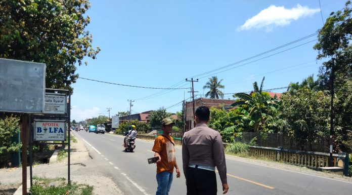 Gerak Cepat Personil Unit Lantas Polsek Wonomulyo Mendatangi TKP Lakalantas Tabrak Lari