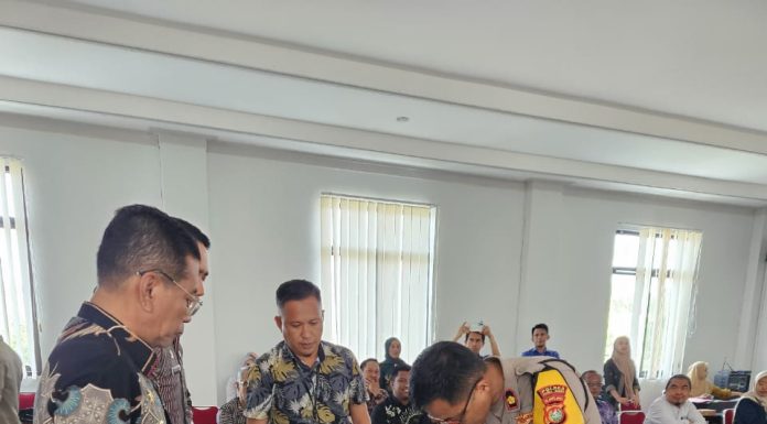 Wakapolres Polman Hadiri Penandatanganan Nota Kesepakatan Kerjasama Pemerintah Kabupaten Polman dengan Lembaga Instansi Vertikal tentang Pelayanan di MPP