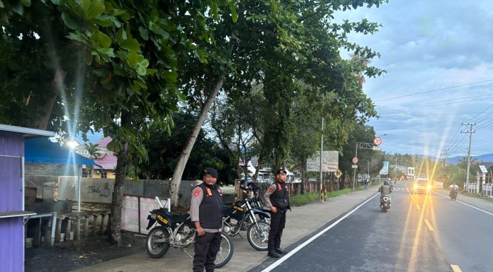 Polres Polman Laksanakan Pengamanan Antisipasi Arak-arakan Pasca Penghitungan Suara Pilkada di TPS
