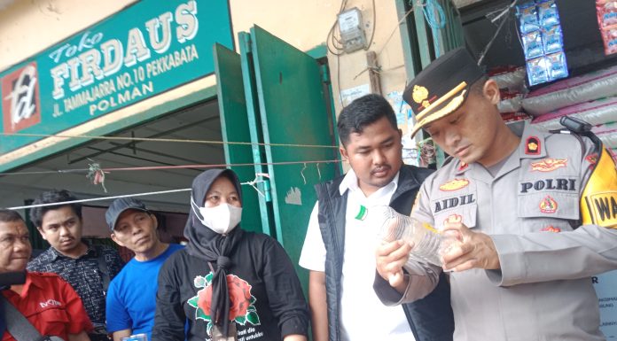 Wakapolres Polman melakukan Pengecekan Harga Bahan Pokok di Bulan Suci Ramadhan Dipasar