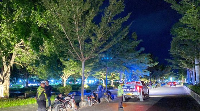 Sat Lantas Polres Polman Blue Light Patrol untuk Mencegah Gangguan Kamtibmas dan Pelanggaran Lalu Lintas