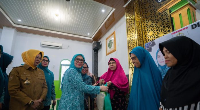 Sembako Gratis dari Istri Gubernur Sulbar: Harap Warga Tidak Lihat Jumlahnya