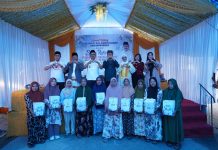 Gubernur Sulawesi Barat Salurkan Paket Sembako untuk Masyarakat pada Safari Ramadan