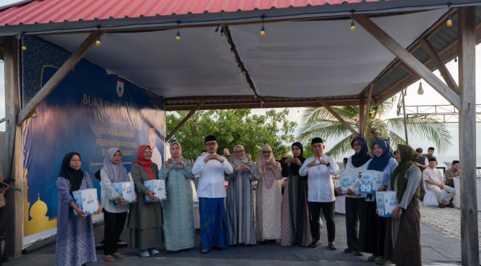 Gubernur Sulbar Buka Puasa Bersama Ribuan Warga di Rumah Putih Palippis