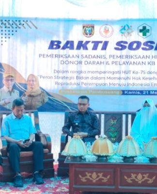 HUT IBI ke-75 di Polman, Bidan Gelar Baksos Pelayanan Kesehatan Terpadu