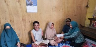 TP PKK Polewali Mandar Salurkan Bantuan untuk Armin, Korban Tersengat Listrik hingga Kehilangan Kedua Lengan