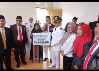 Bupati Polman Serahkan Bantuan ATENSI Kemensos kepada Penyandang Disabilitas di Kelurahan Darma