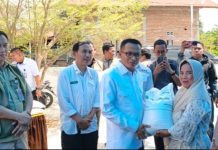37,14 Ton Beras Disalurkan di Luyo, Bupati Polman Pastikan Tepat Sasaran